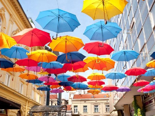 İzmir Hareketli Balkan Masalı